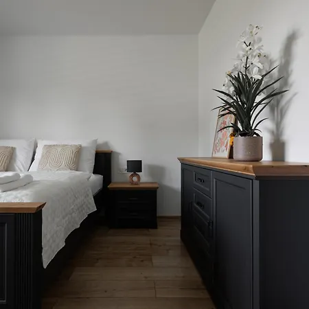 Pool Mukarov Prázdninový dům