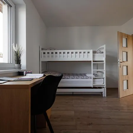 Pool Mukarov Mukarschow