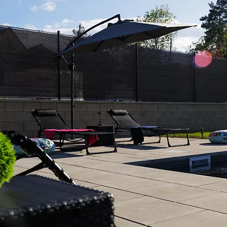 펜션 Pool Mukarov Mukarschow