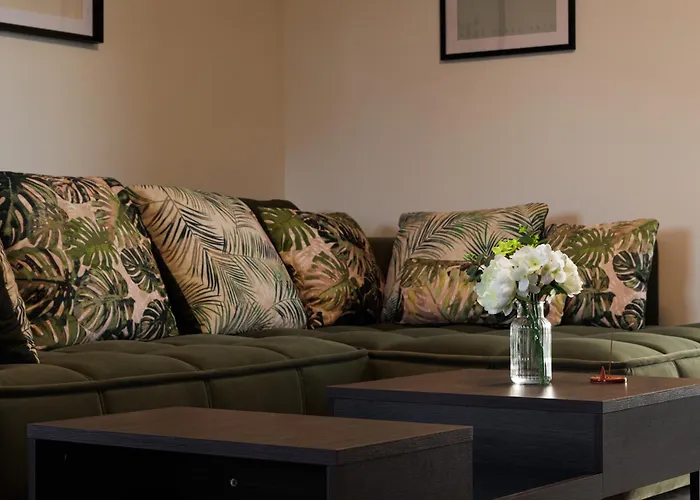 Feriehus Pool Mukarov Mukarschow