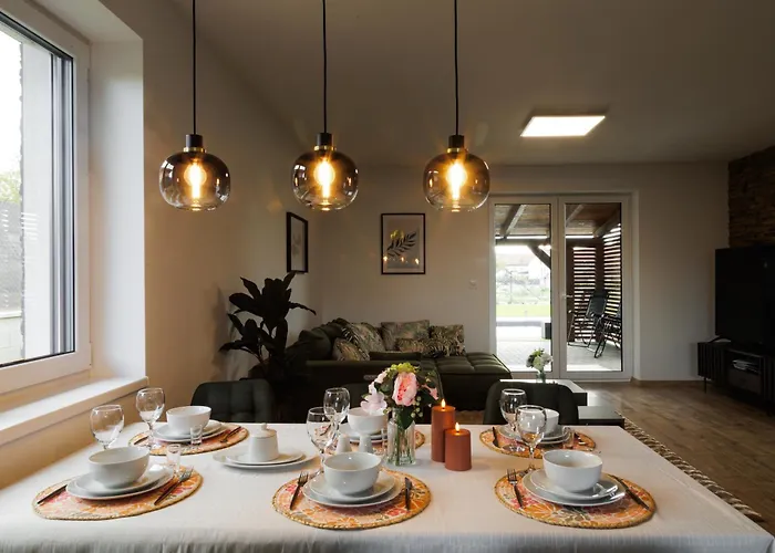 Ferienhaus Pool Mukarov Mukarschow