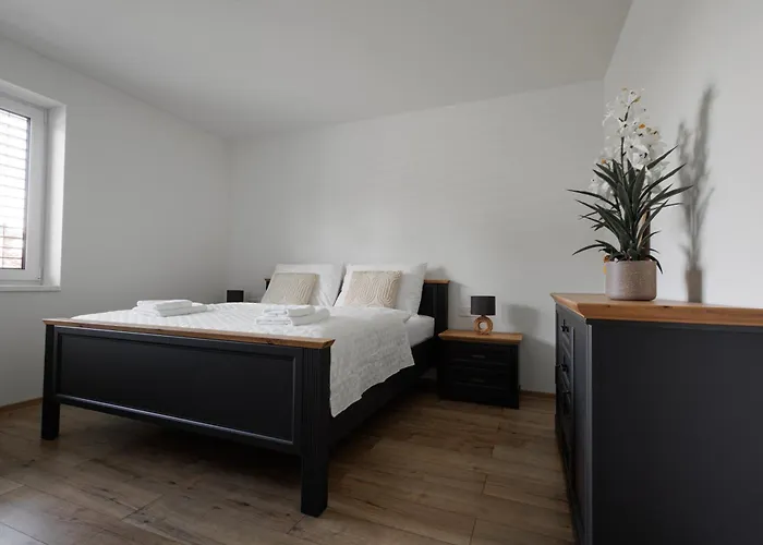 Feriehus Pool Mukarov