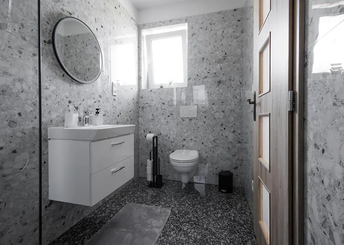 Pool Mukarov Feriehus