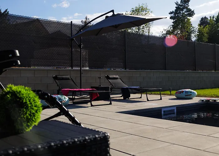 Ferienhaus Pool Mukarov Mukarschow